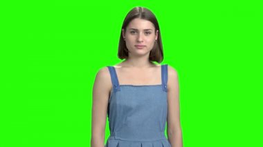Genç ciddi bir kadın portresi.