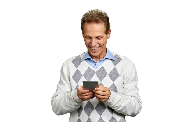 Retrato de hombre feliz con smartphone . — Foto de Stock