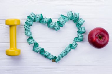 Halter, teyp ve apple ölçme.