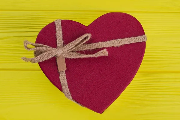 Valentine coração caixa de presente vermelho . — Fotografia de Stock