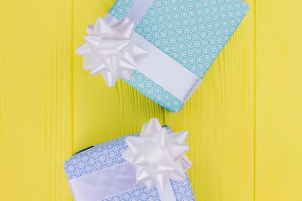 Gift boxes on color background. — Stock Photo, Image