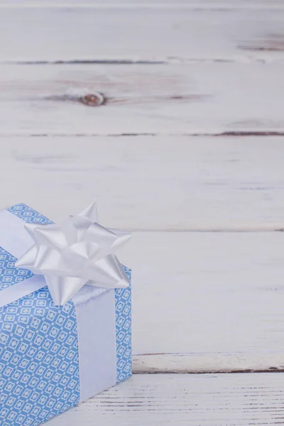 Caja de regalo con dibujos azul claro . —  Fotos de Stock