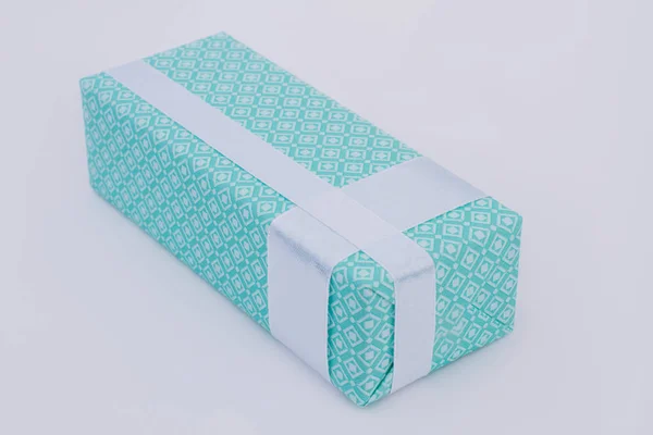Gift box over gray background. — Stock Photo, Image