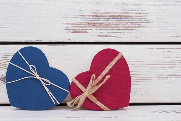 Valentijnsdag kleurrijke geschenkdozen. — Stockfoto