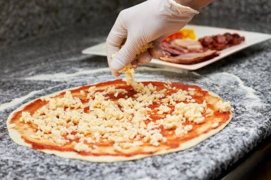 Peynir Pizza için ekleme.