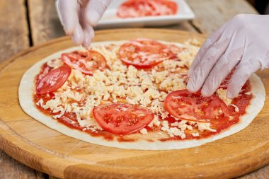 Domates pizza için ekleme.