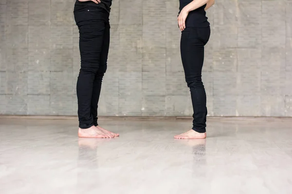 Two dancers with bare feet. — Stock Photo, Image