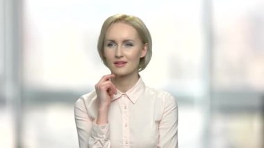 Güzel iş kadını düşünüyorum.