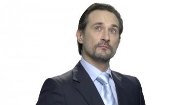 Düşünceli ifade ile yakışıklı olgun icra.