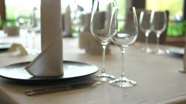 Tablo lüks restoranda servis.