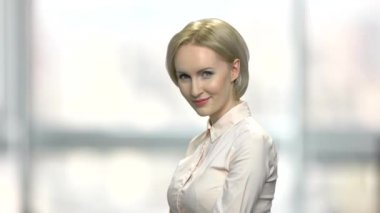 Seksi kadın kameraya tutku ara ile arama.