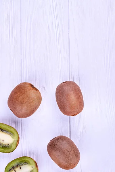 Frutas de kiwi saludables y espacio para copiar . — Foto de Stock