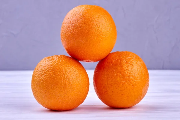 Három egész narancssárga zöldségek. — Stock Fotó
