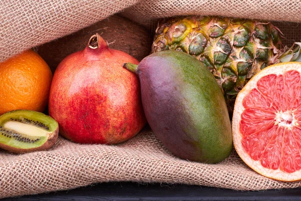 Frutas exóticas frescas fechar . — Fotografia de Stock