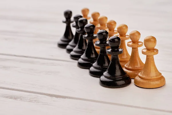 Černé a hnědé šachy. — Stock fotografie