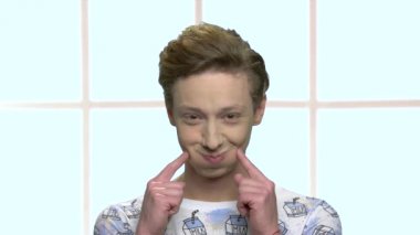 Biri alay genç çocuk portre.