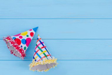 Metin alanı ile kağıt parti şapka.