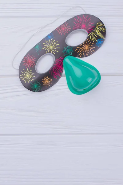 Máscara colorida para crianças festa de aniversário . — Fotografia de Stock