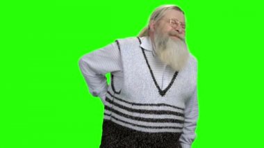 Kıdemli adam sırt ağrısından muzdarip..