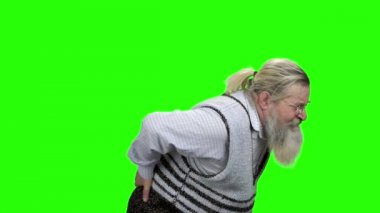 Adam bel alt ağrısı muzdarip.
