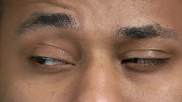 Close up eyes of asian man. — Stock Video