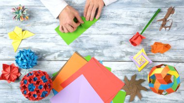 İlk adım origami şekil oluşturma.