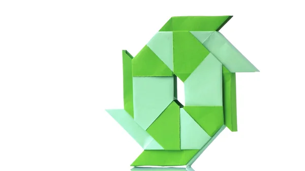 Przekształcanie gwiazda origami ninja na białym tle. — Zdjęcie stockowe