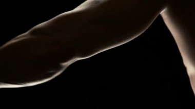 Kas vücut geliştirmeci yakın eğitim.