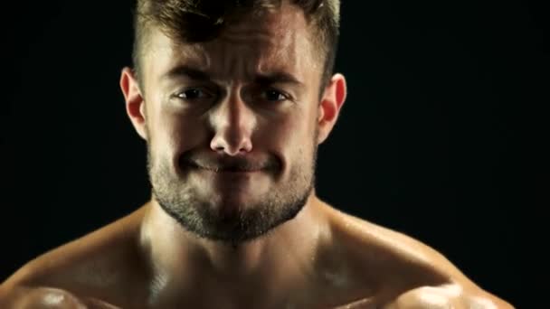 Close-up sportman face tijdens harde training. — Stockvideo