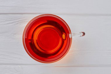 Siyah çay ile Cam fincan, üst görünümü.