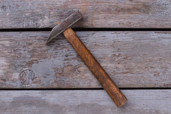 Hammer mit Holzstiel. — Stockfoto