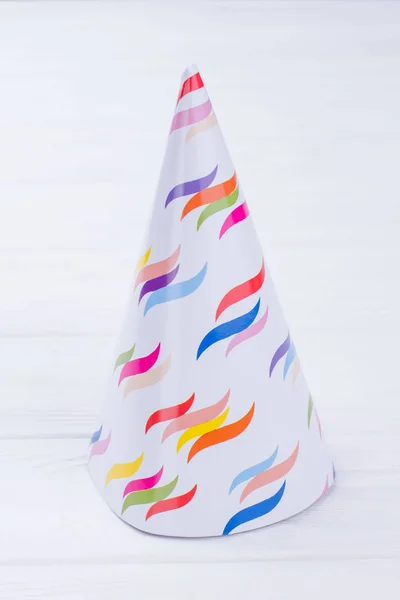 Chapeau en papier festif pour les enfants Fête d'anniversaire . — Photo