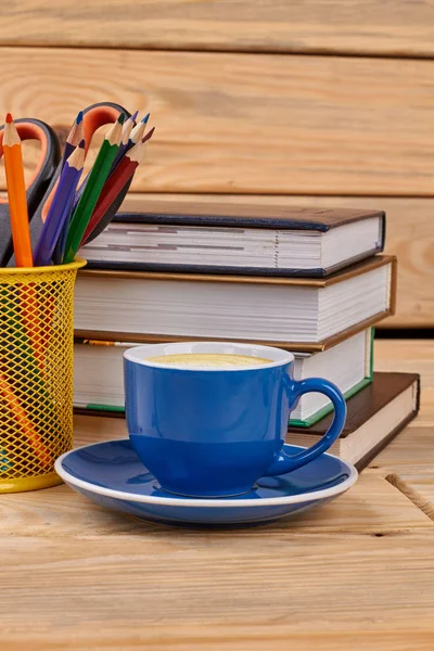 책, 연필, 커피 컵. — 스톡 사진