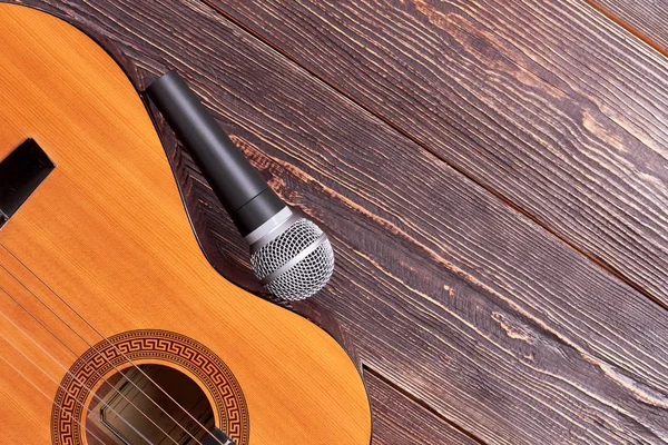 Guitar with microphone and copy space. — Stock Photo, Image