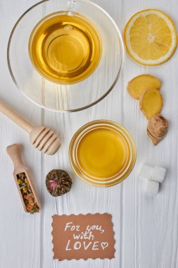 Çay ve bal ile düz yatıyordu kompozisyon.