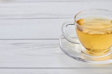 Yeşil çaylı cam bardak..