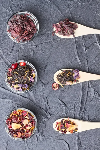 Kurutulmuş çay seti, üst görünüm.