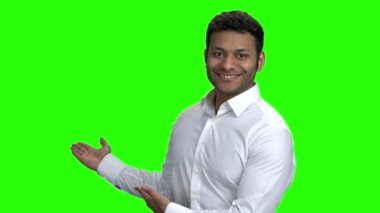 Çekici Hintli işadamı uzay kopyalamak için gösteren.