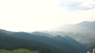 Karpat Dağları'nın güzel panoramik manzara.