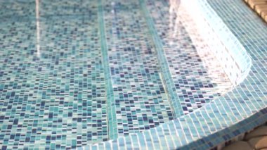 Yüzme Havuzu girişinde.