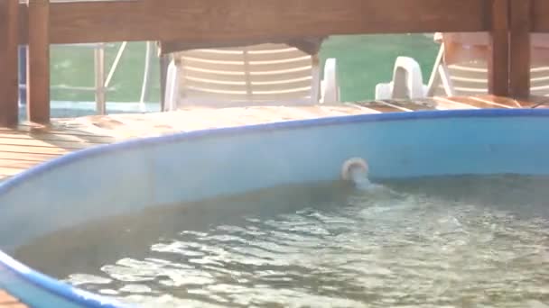 Πισίνα με ιαματικό νερό εξωτερική. — Αρχείο Βίντεο