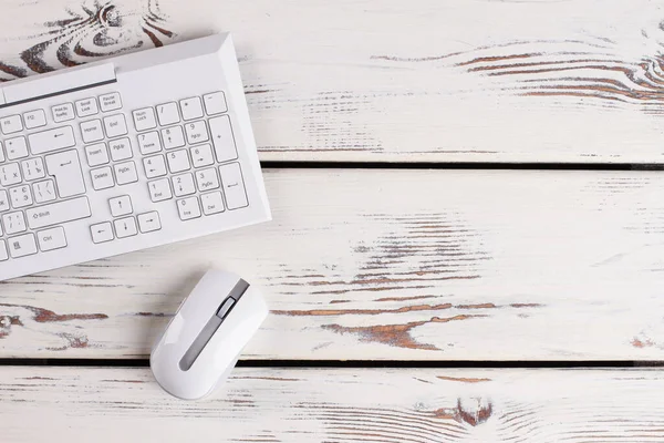 Periféricos de PC. Teclado blanco . — Foto de Stock