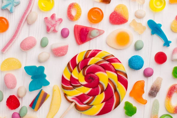 Colored candies, sweets and lollipops. — Stock Photo, Image
