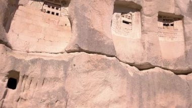 Eski mağara evi kapanıyor..