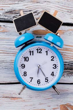 Mavi alarm saatini kapat.