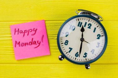Klasik çalar saat ve mutlu pazartesi dilekleri..