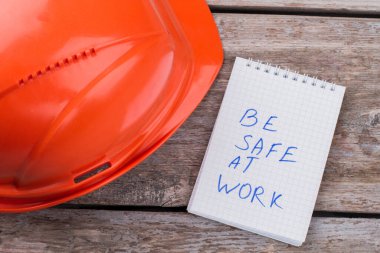 Dikkatli olun. İş yerinde dikkatli olun..