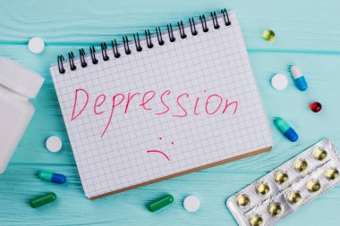 Yakın çekim depresyonu farklı haplarla çevrilidir..