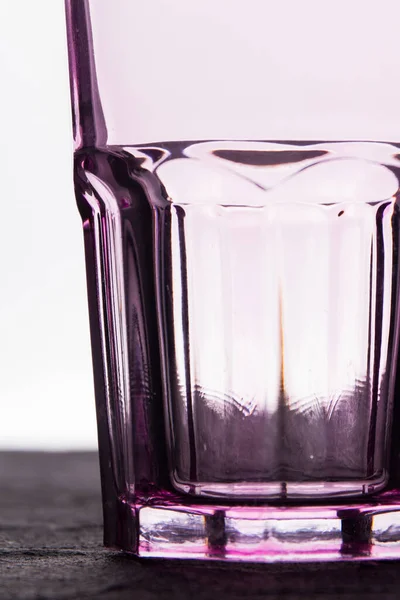 Чистий скляний посуд фігурна скляна чашка . — стокове фото