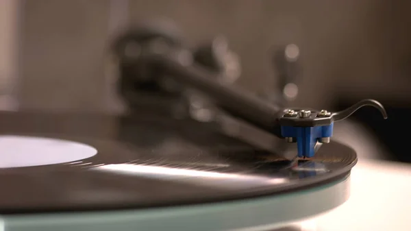 Vinyl player is a retro thing for playing music. — Stock Photo, Image